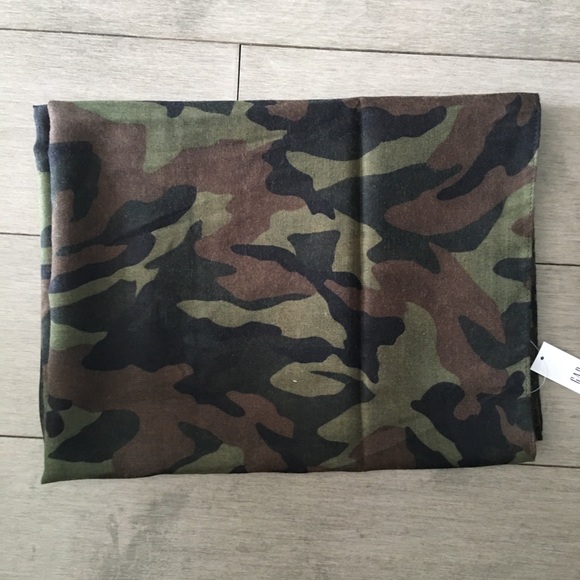 NEW GAP CAMOUFLAGE SCARF HEAD-WRAP 72”x24” - Picture 1 of 4